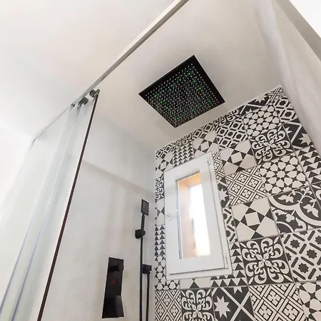 Esmeralda - Free Wifi - With Swimming Pool Villa *