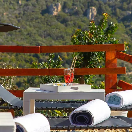 Villa Esmeralda - Free Wifi - With Swimming Pool *