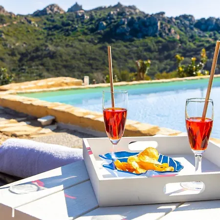Esmeralda - Free Wifi - With Swimming Pool Willa