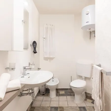 Esmeralda - Free Wifi - With Swimming Pool